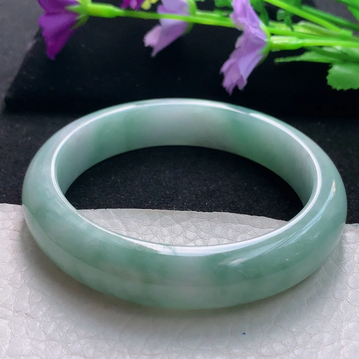 js自然光58*13*8.3平安镯天然缅甸翡翠手镯浅绿正圈宽边镯子