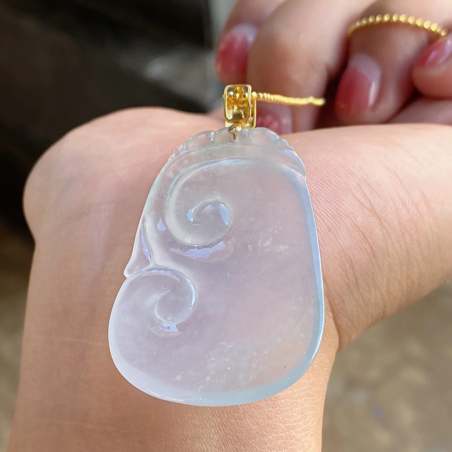 冰种淡春色事事如意吊坠 尺寸48.7-26.8-4.6毫米