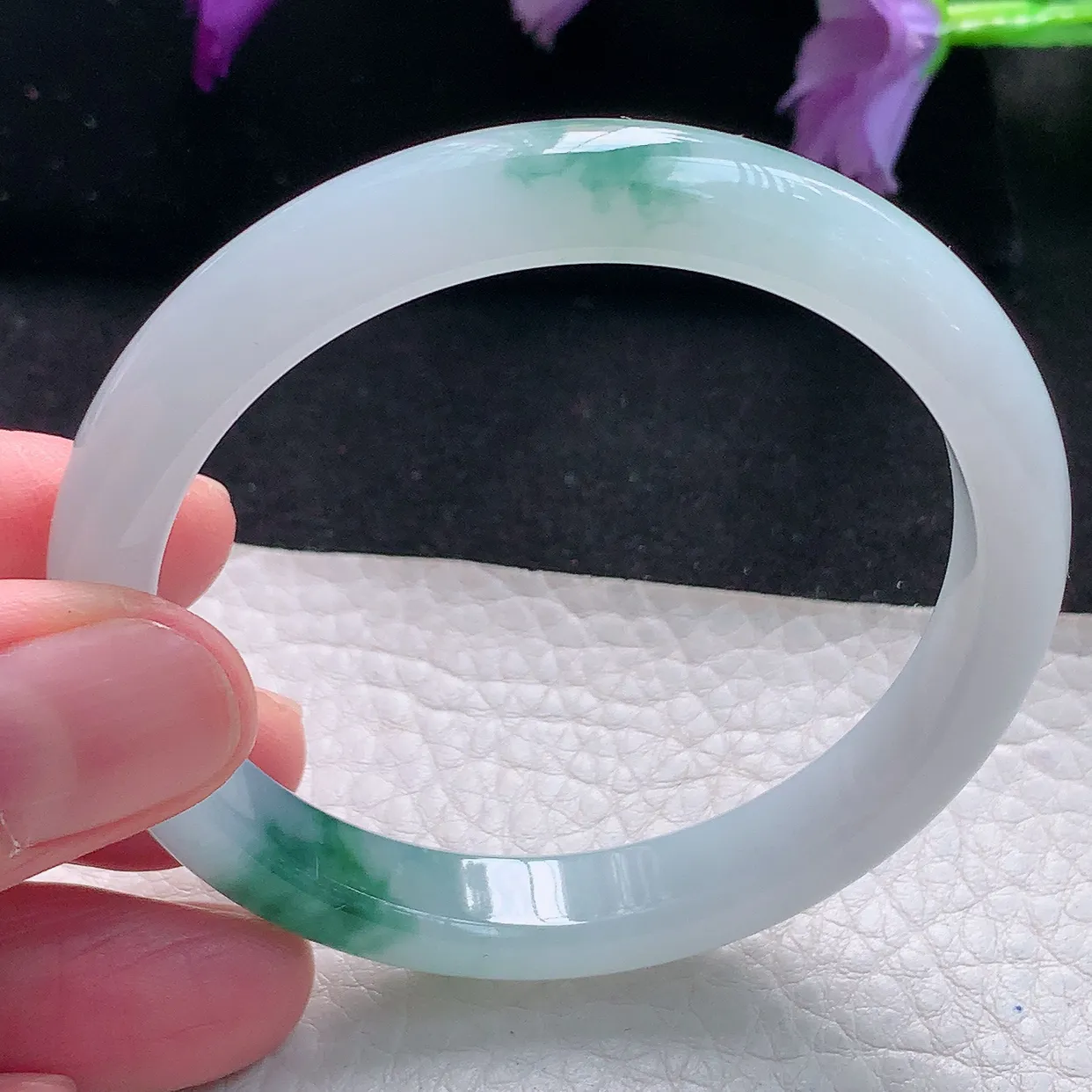 jm自然光53*9.4*6.9平安镯 天然缅甸翡翠a货手镯牛奶底飘花镯子