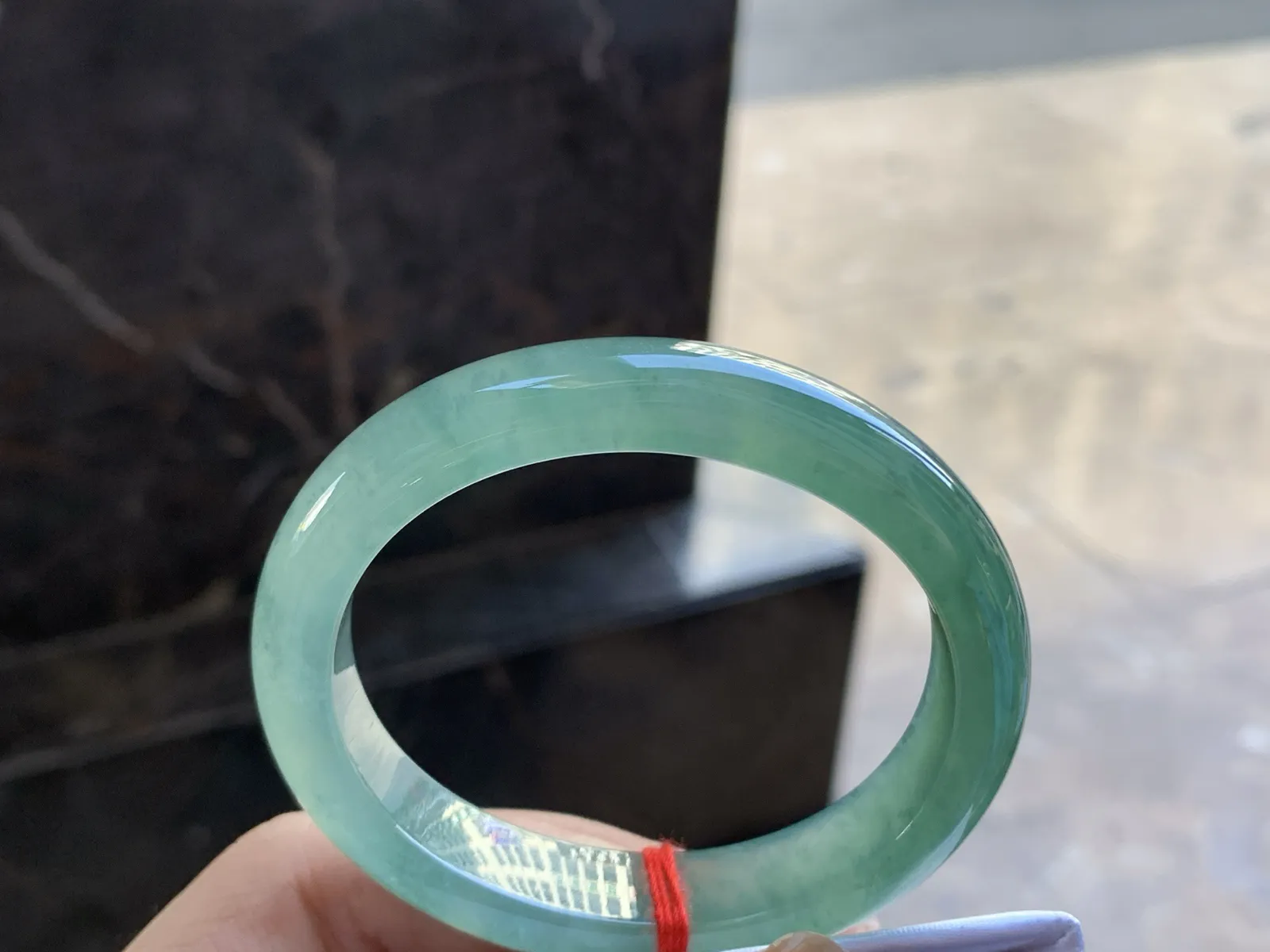 53.4-12.5-7.8

冰种油绿贵妃手镯^_^鲜艳浓郁 起光 正圈51可以带