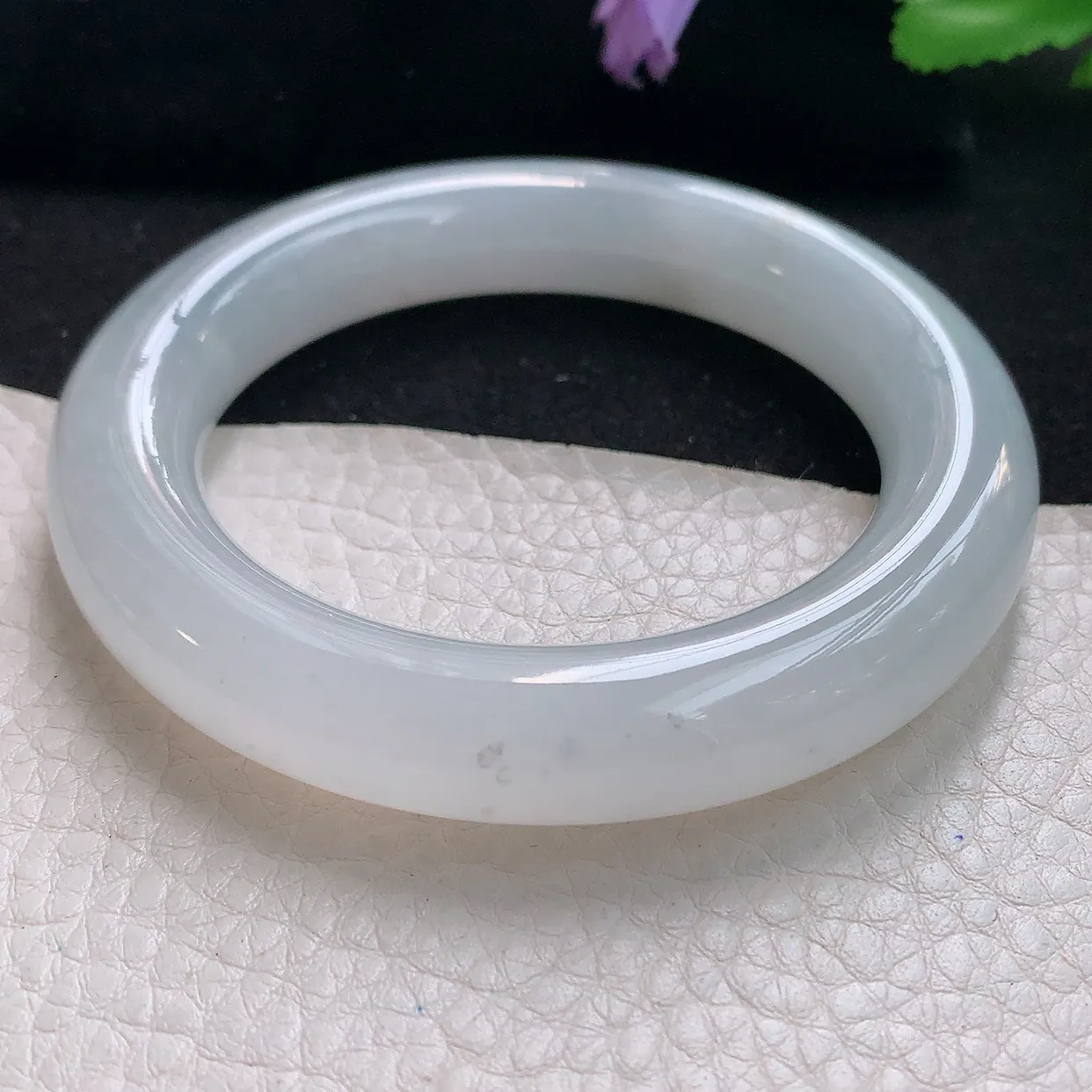 yh自然光54*12*11.7胖圆镯天然缅甸翡翠a货手镯白月光清透圆条镯子