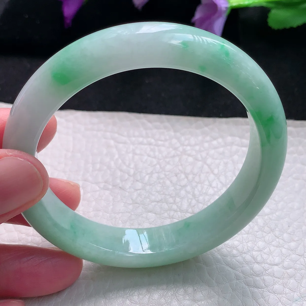 Pj自然光57.3*12.6*8.5平安镯 天然缅甸翡翠a货手镯飘绿正圈镯子