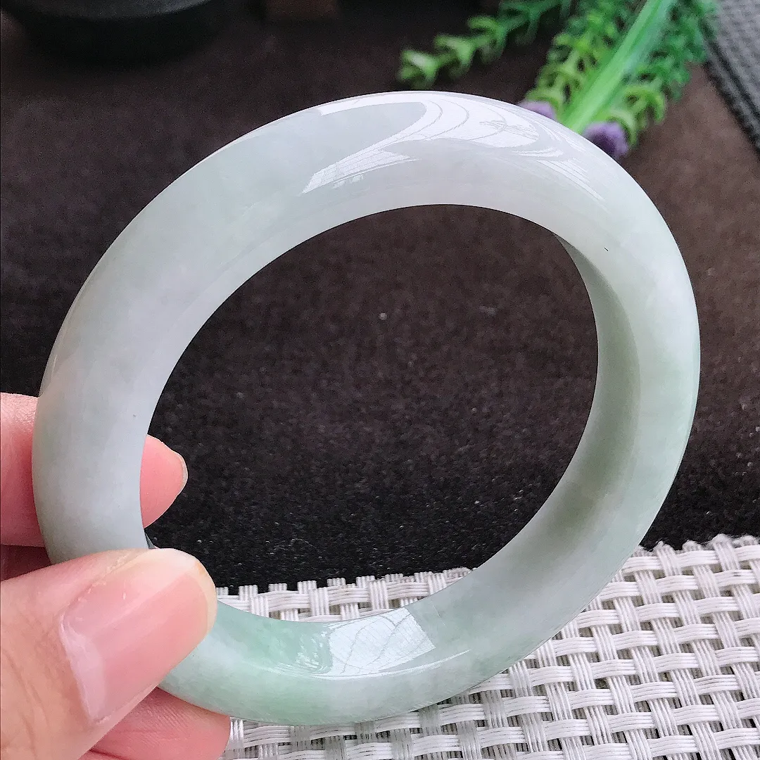 自然光59/12.6/10老坑精美温润飘阳绿手镯宽边翡翠玉镯美人镯