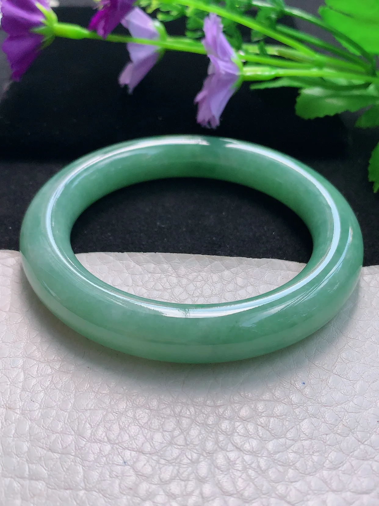 ss自然光58.5*11.5*11.2圆条镯天然缅甸翡翠手镯水润满绿圆镯子