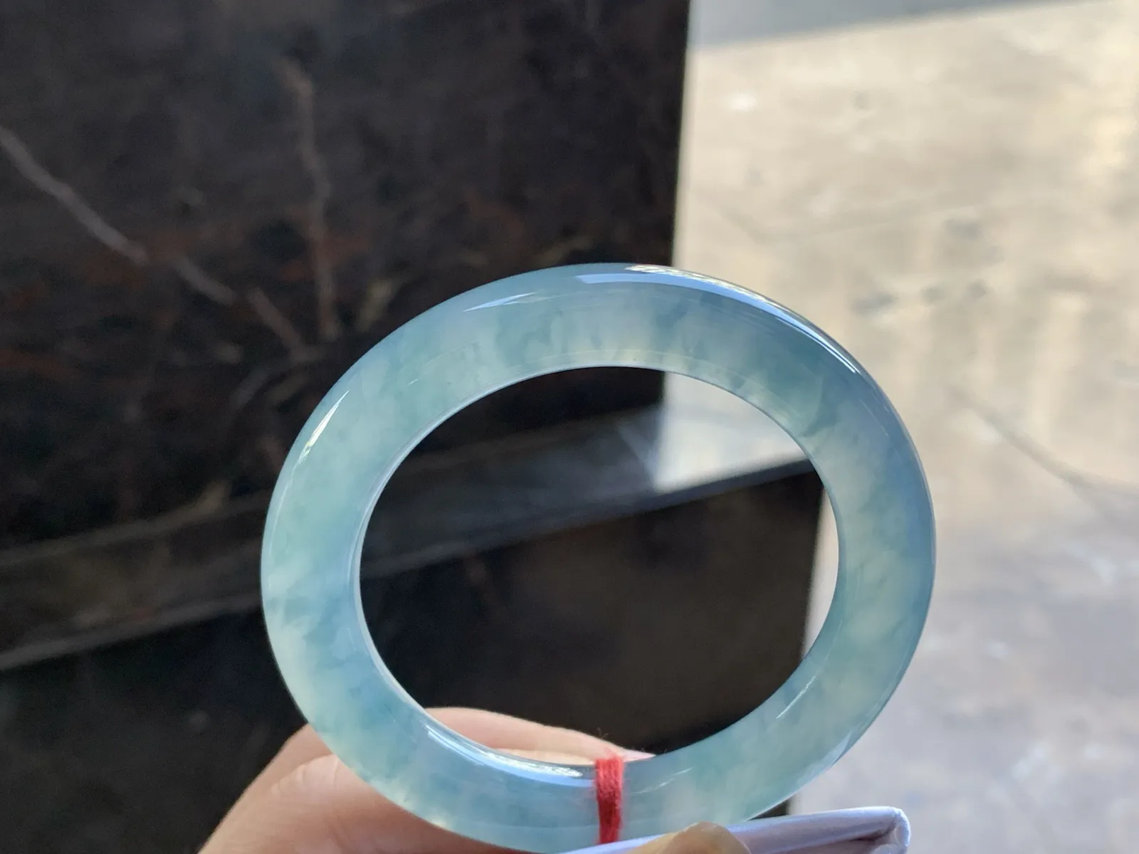 53.5-10.5

冰蓝圆条手镯^_^冰透