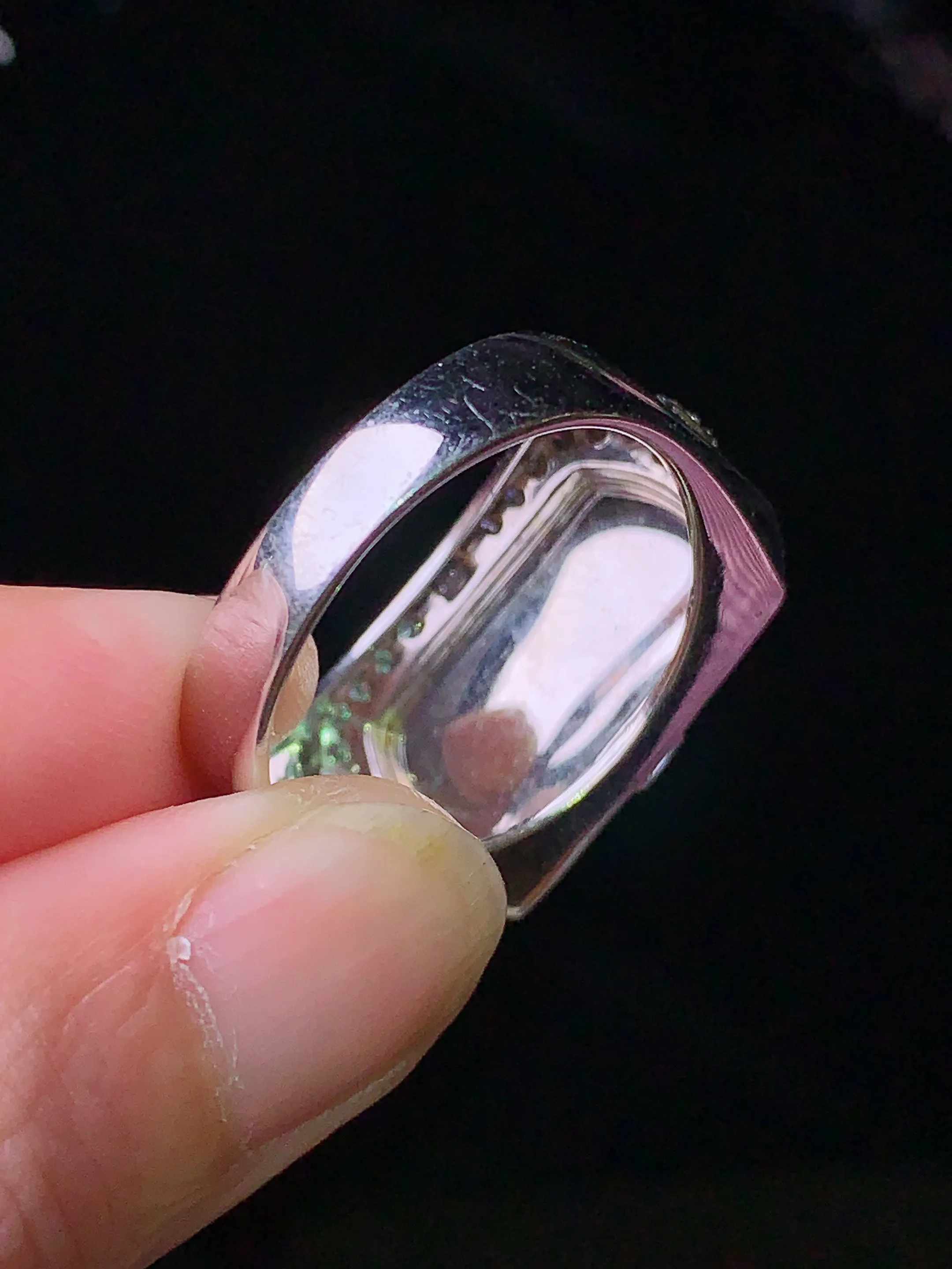 18k金钻镶嵌黄翡马鞍戒指 玉质细腻 色泽清新艳丽 圈口20整体尺寸9.5*17.8*3.5