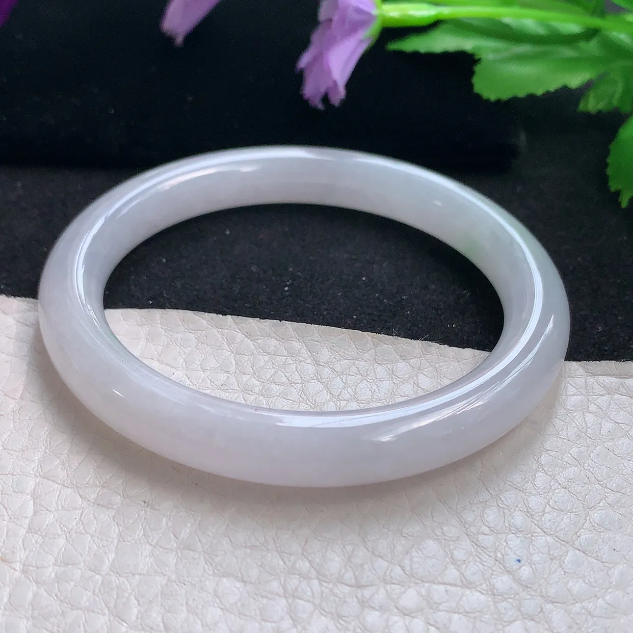 n自然光55*9*8.5圆镯 天然缅甸翡翠a货手镯白色清透叮当镯子圆条手镯