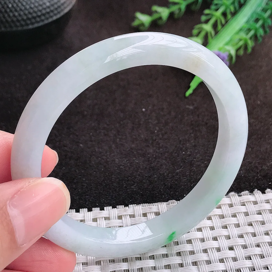 自然光55/8.7/7.4老坑精美冰润飘阳绿手镯宽边翡翠玉镯美人镯