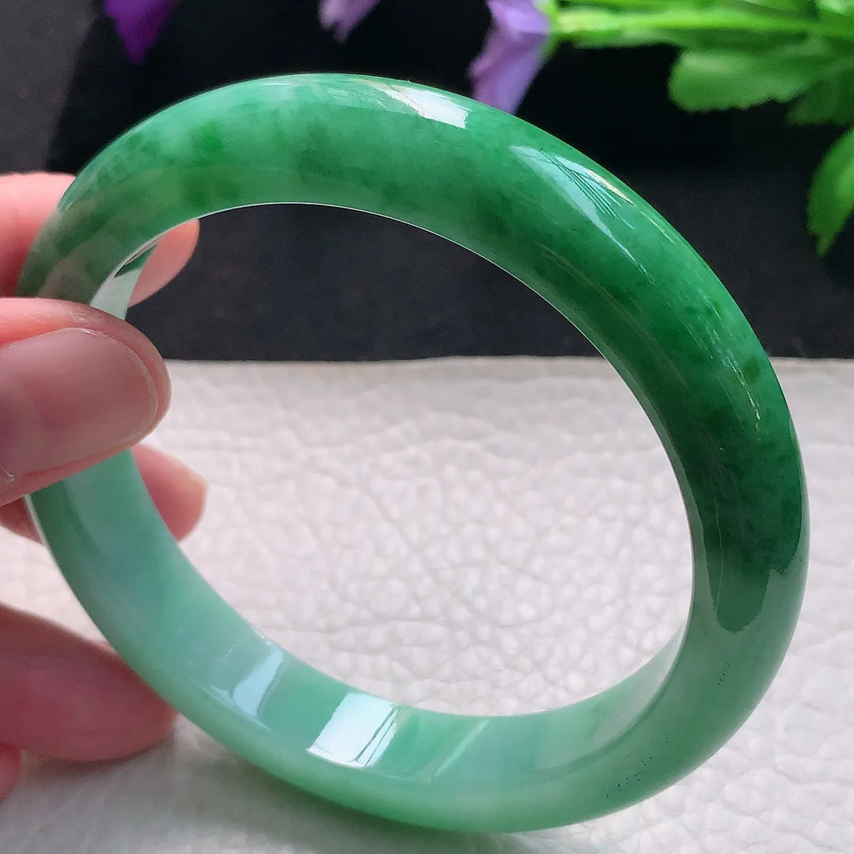 Xc自然光大圈口62.5*12*8.8平安镯天然缅甸翡翠手镯水润满绿正圈宽边镯子
