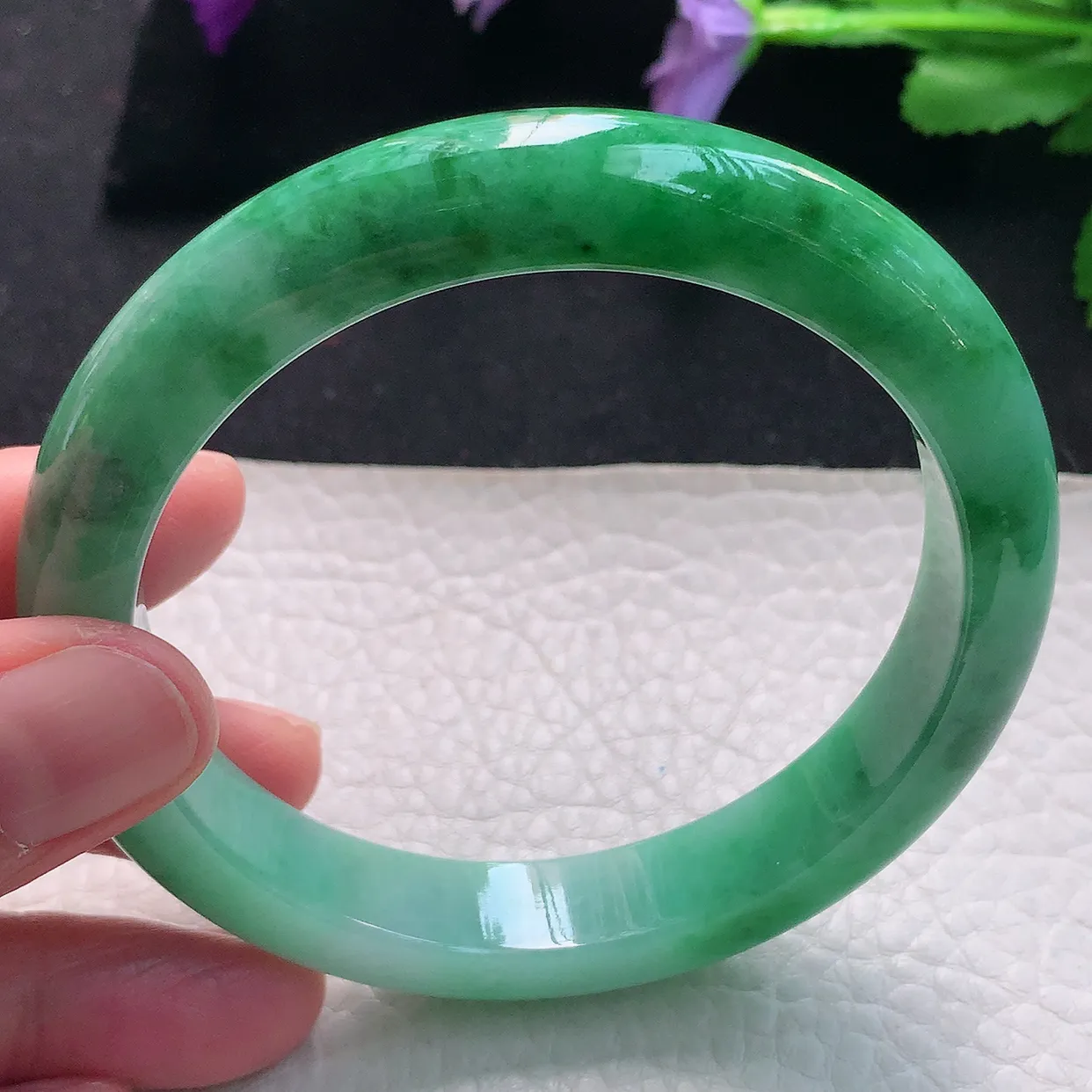 Xc自然光大圈口62.5*12*8.8平安镯天然缅甸翡翠手镯水润满绿正圈宽边镯子