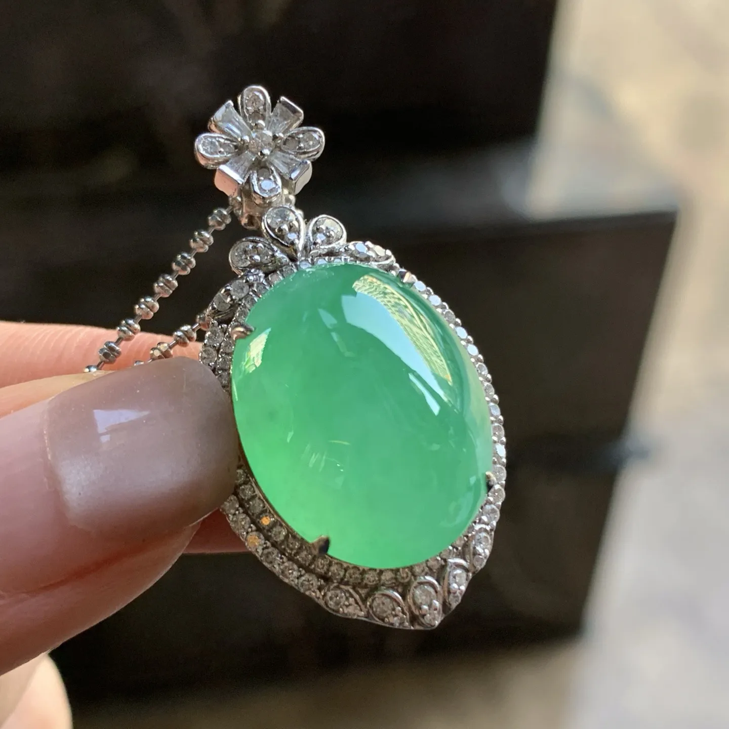 金钻镶嵌冰绿吊坠^_^荧光十足 冰透饱满