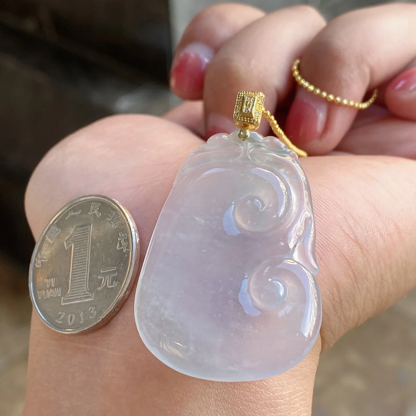 冰种淡春色事事如意吊坠 尺寸48.7-26.8-4.6毫米