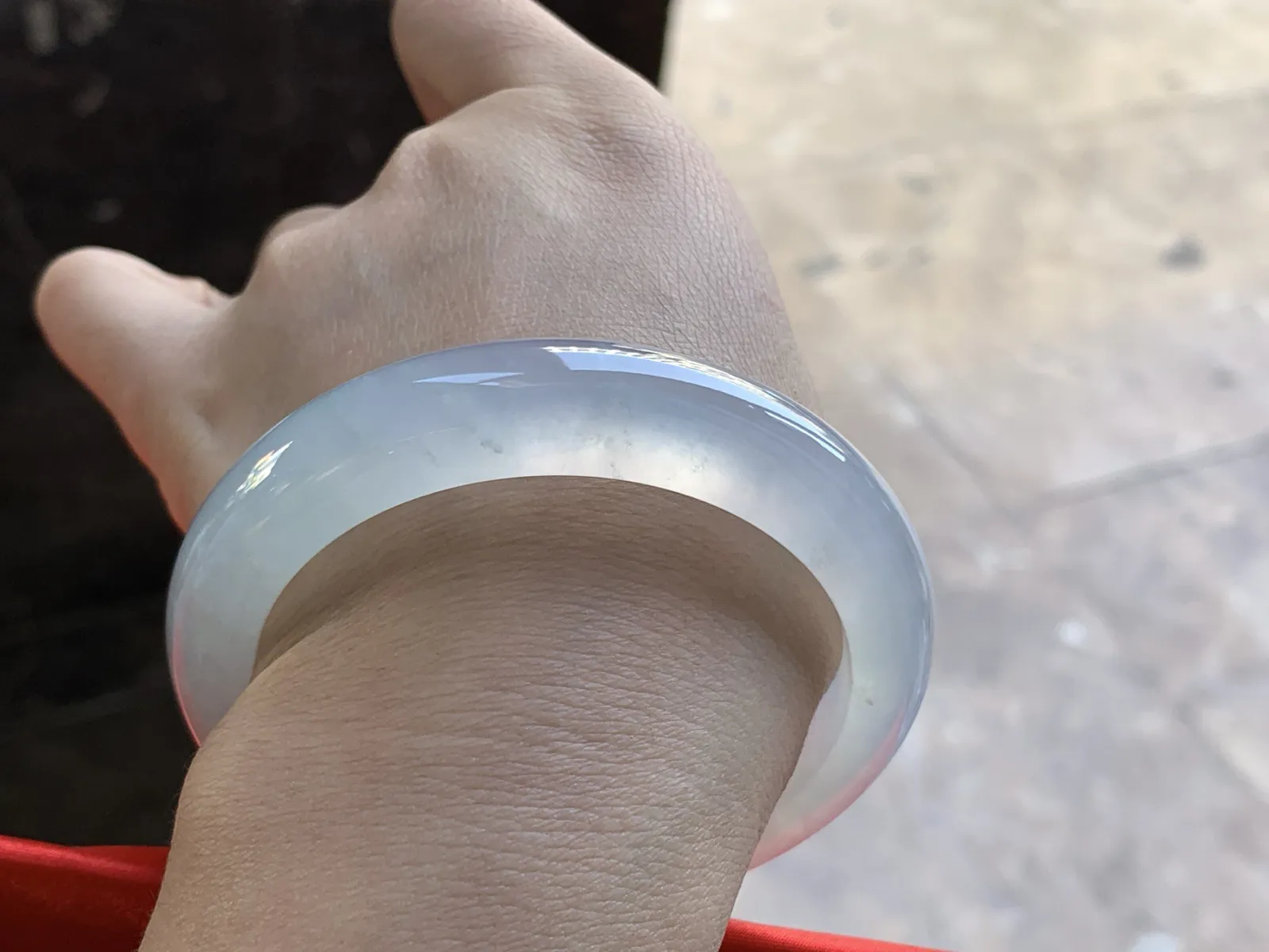 56-12.8-8.5

冰种手镯^_^荧光十足 透亮