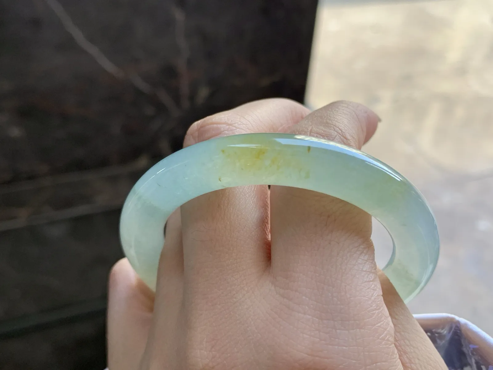 52-9.7

冰黄圆条手镯^_^冰透 清新