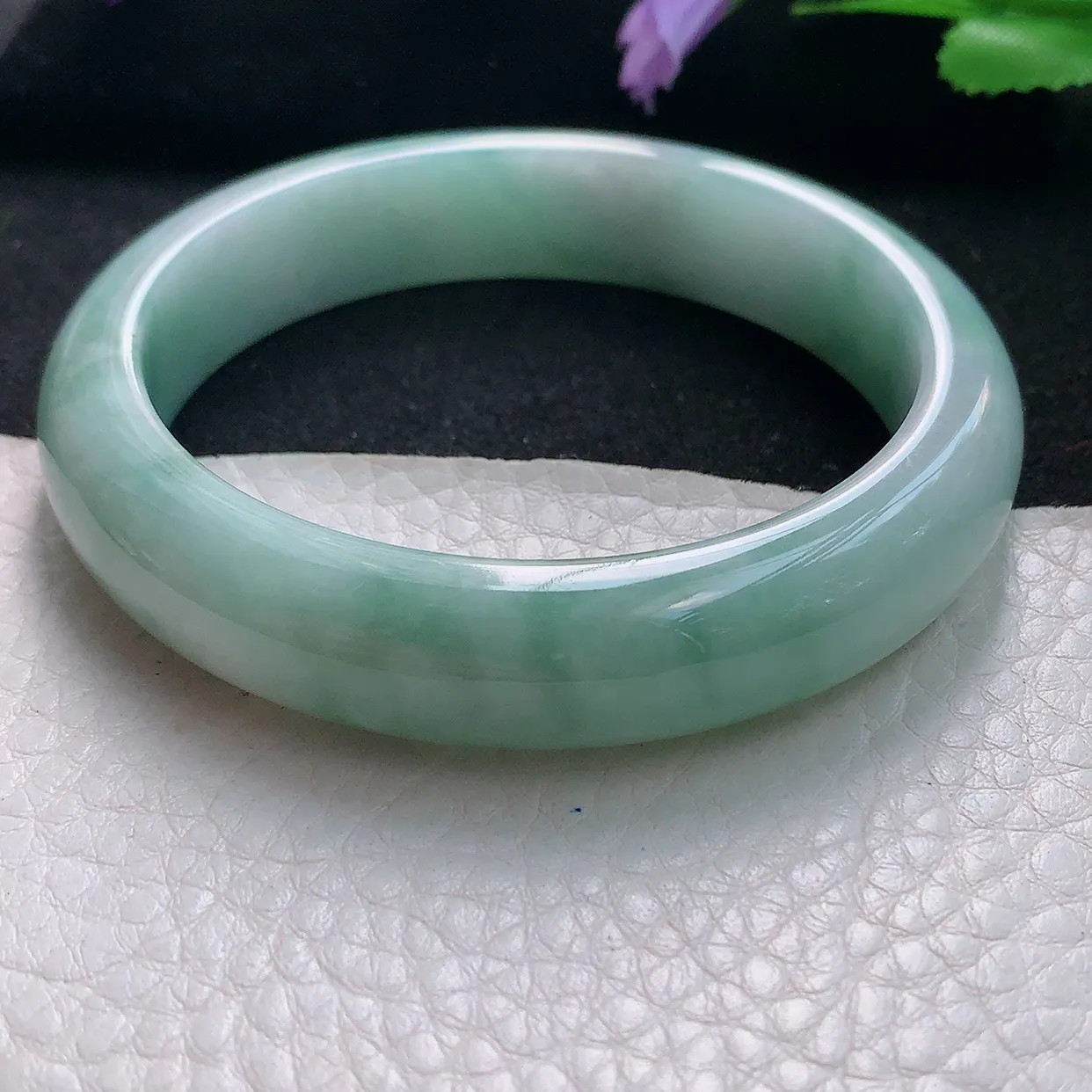 js自然光58*13*8.3平安镯天然缅甸翡翠手镯浅绿正圈宽边镯子