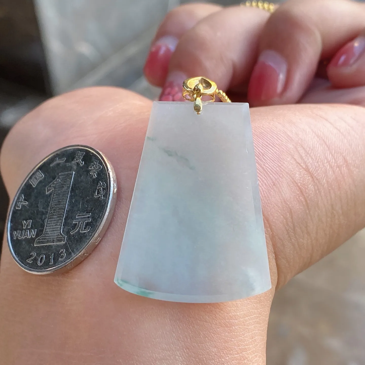冰糯种飘花无事牌吊坠 尺寸41.5-21.2-2.8毫米