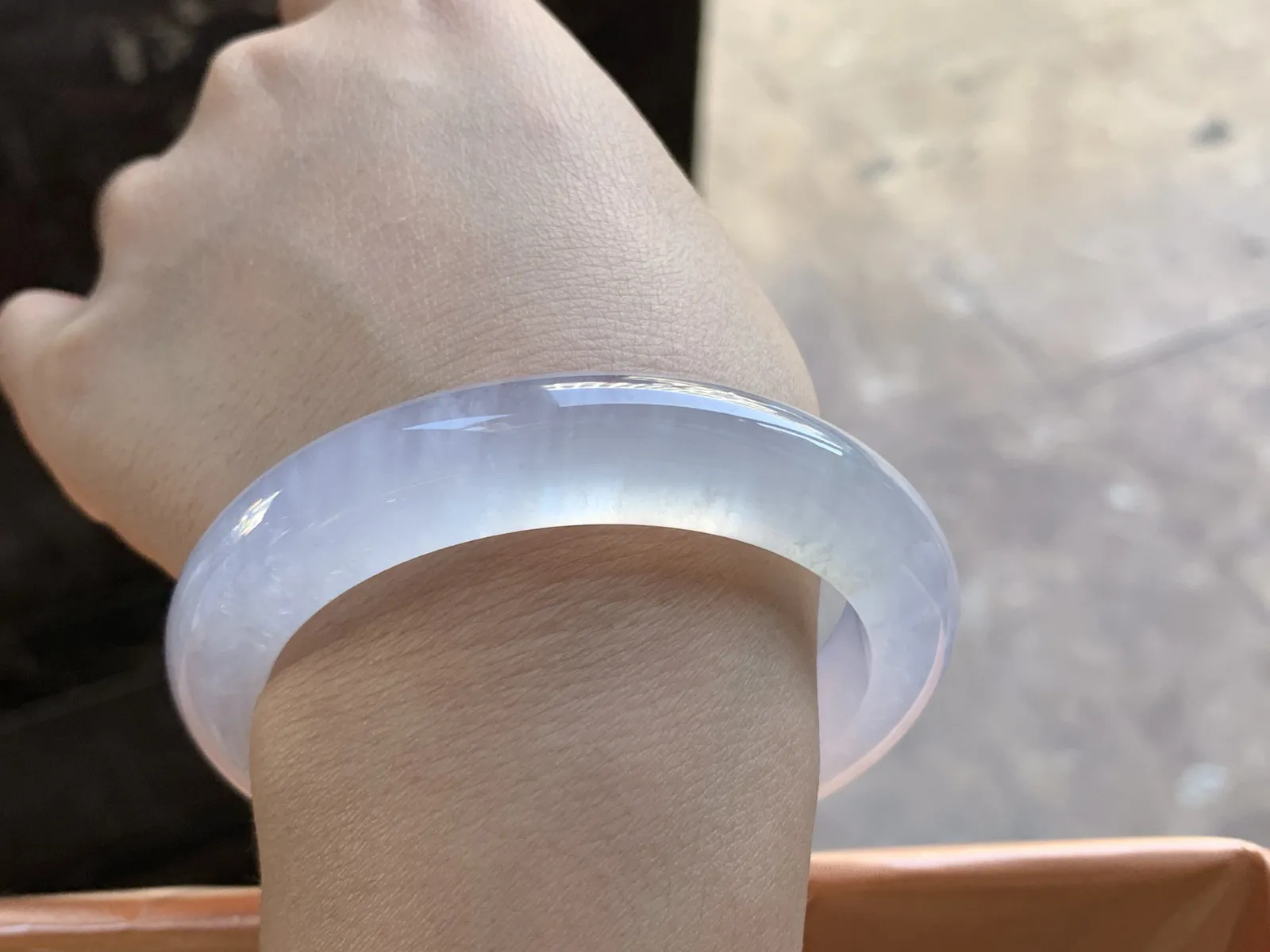 56-12.8-9.9

冰种手镯^_^荧光十足 透亮