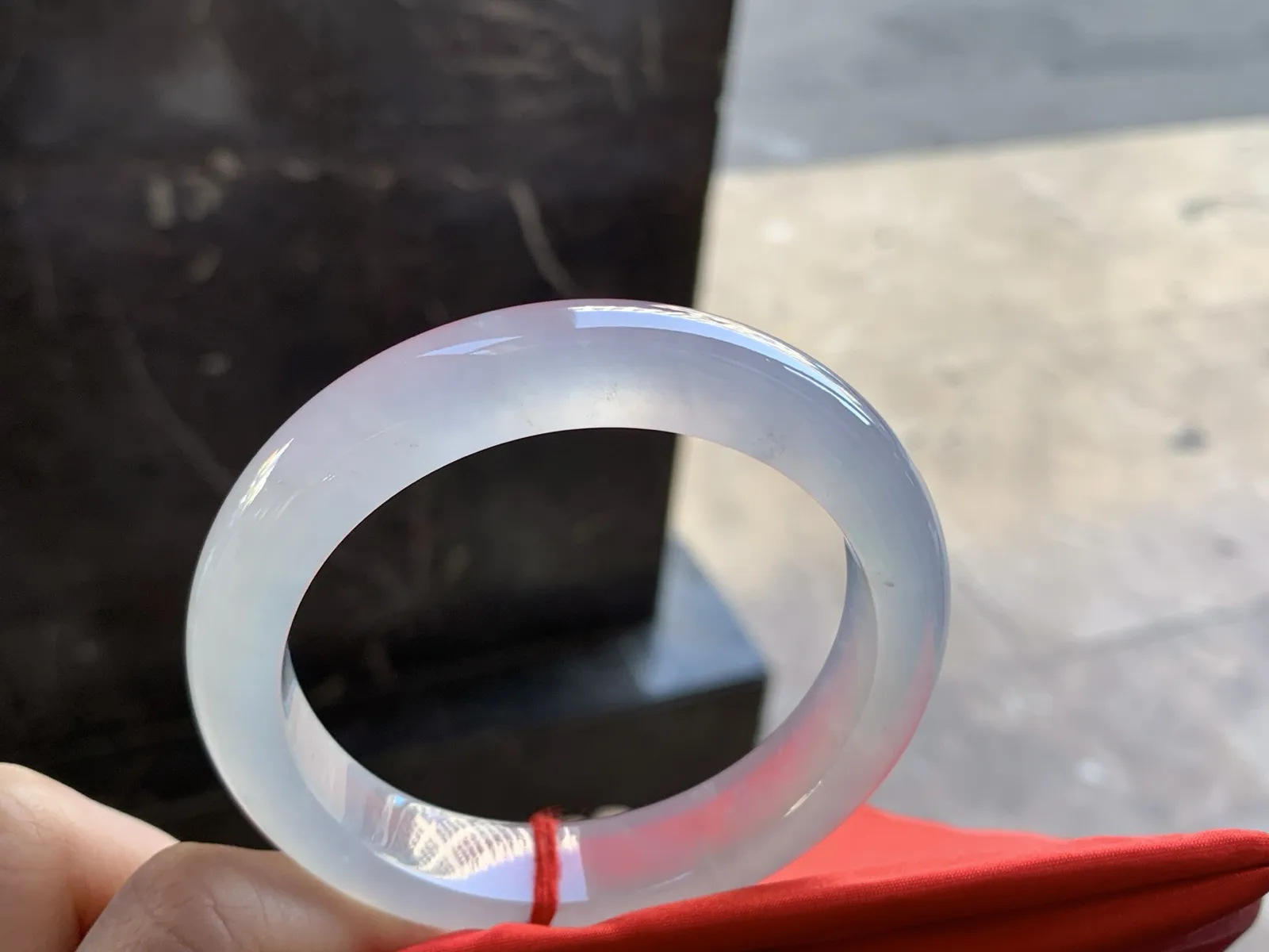 56-12.8-8.5

冰种手镯^_^荧光十足 透亮