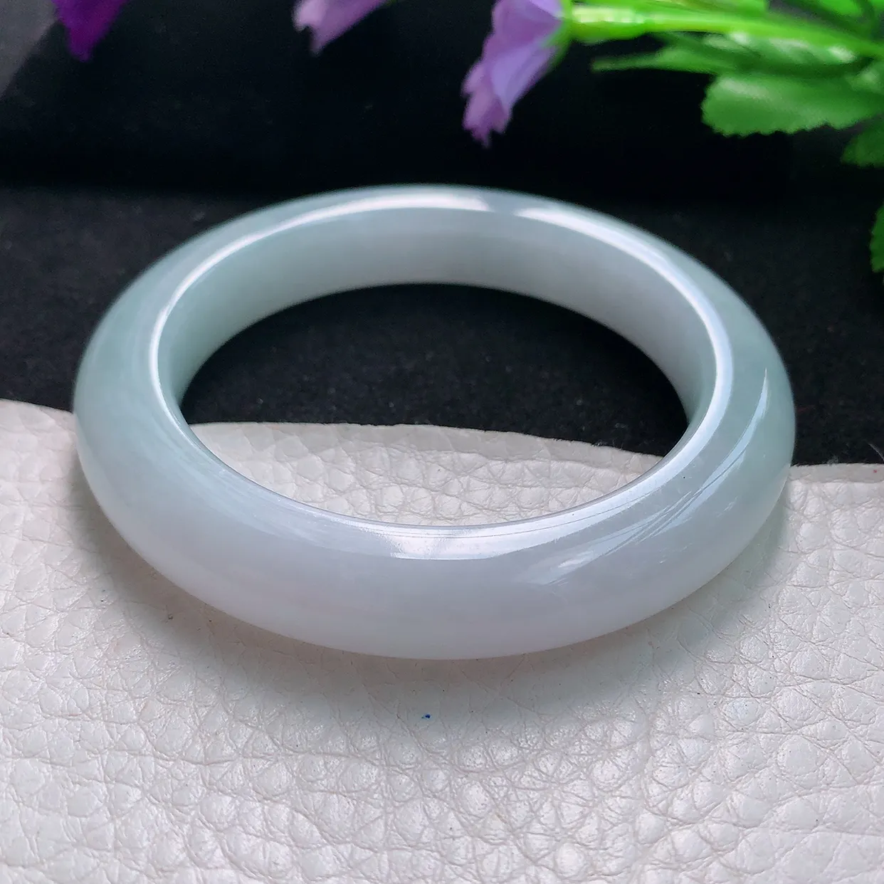 js自然光52.5*10.6*10.3圆镯 天然缅甸翡翠手镯白月光圆条镯子福镯