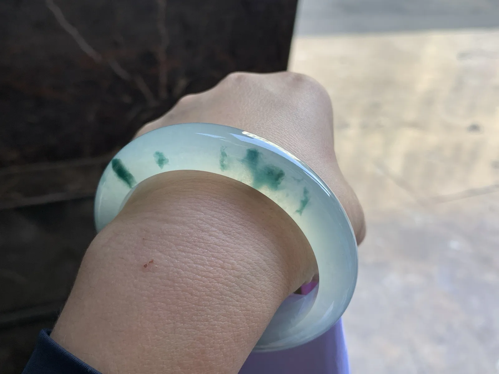 56.5-12.9-8.8

冰蓝花手镯^_^冰透 飘花灵韵