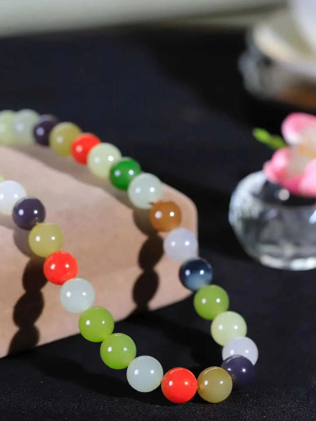 【珠圆玉润.项链】

精品和田玉多宝珠圆玉润项链 玉质温润细腻  整串打磨圆润，佩戴舒适。珠珠落玉盘，间关莺语花底滑，一生美好时光，无论身在何处，都有它相伴相守。事事顺遂，幸福美满，吉祥如意。重164克 尺寸取一9.9mm  791073178A