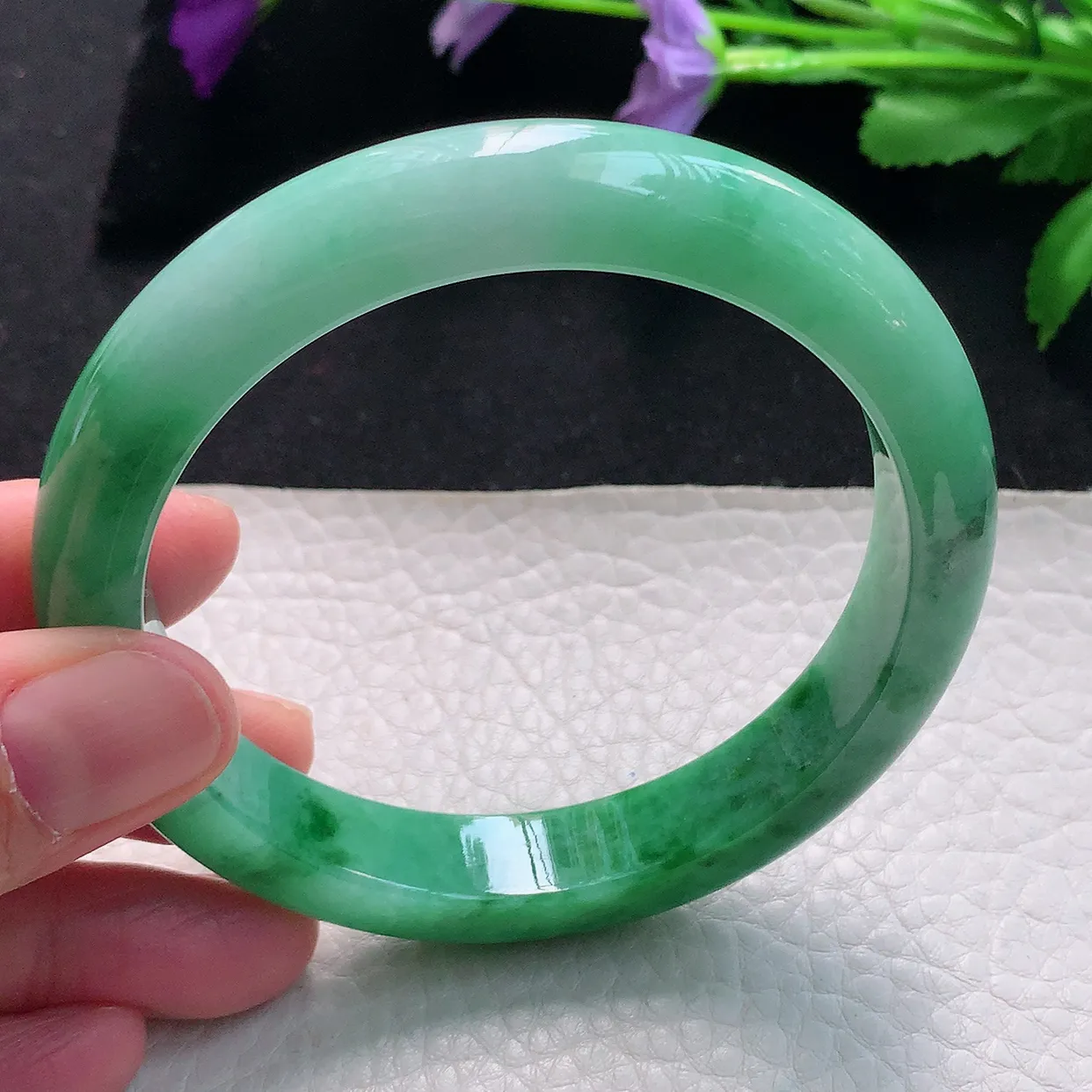 Xc自然光大圈口62.5*12*8.8平安镯天然缅甸翡翠手镯水润满绿正圈宽边镯子
