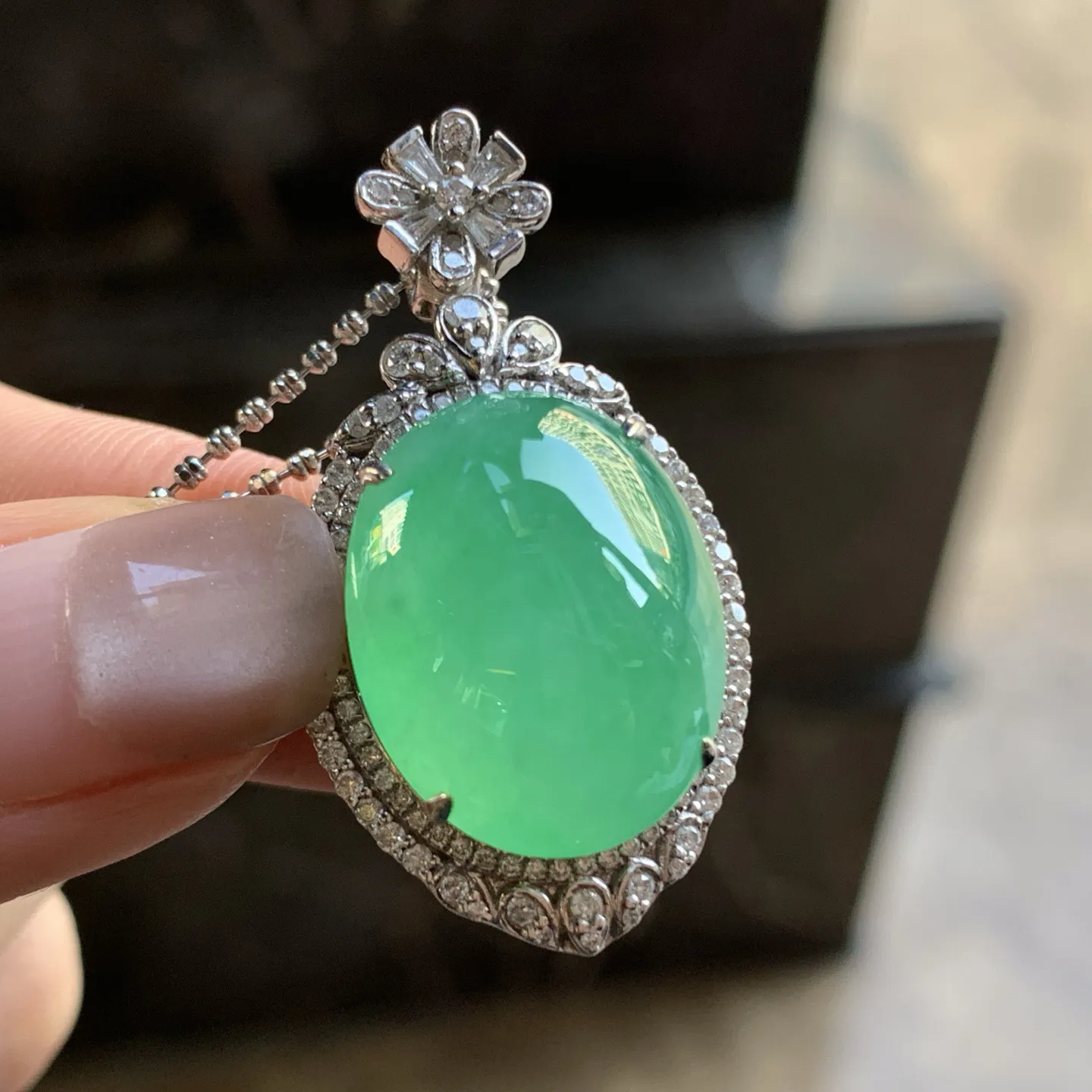 金钻镶嵌冰绿吊坠^_^荧光十足 冰透饱满