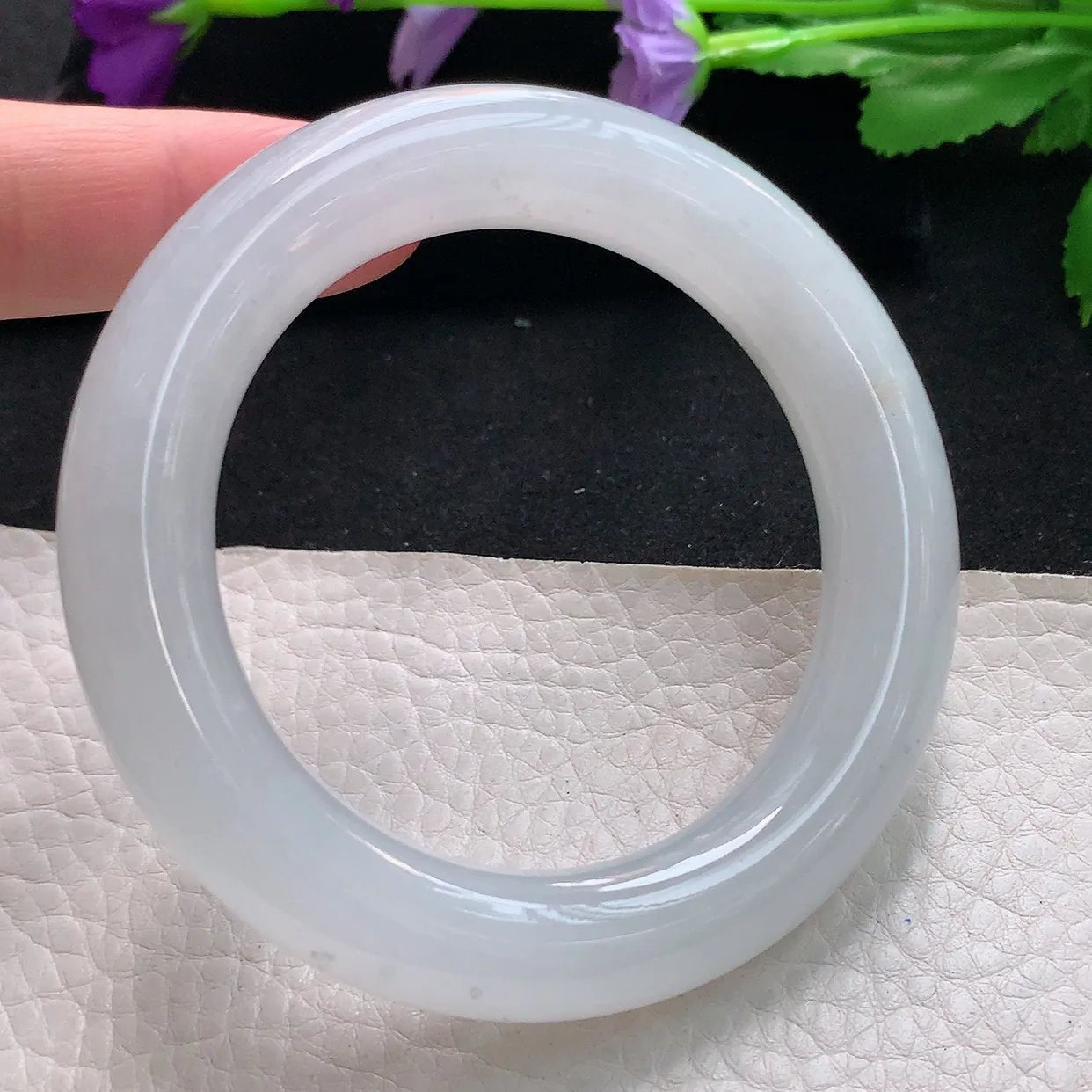 yh自然光54*12*11.7胖圆镯天然缅甸翡翠a货手镯白月光清透圆条镯子