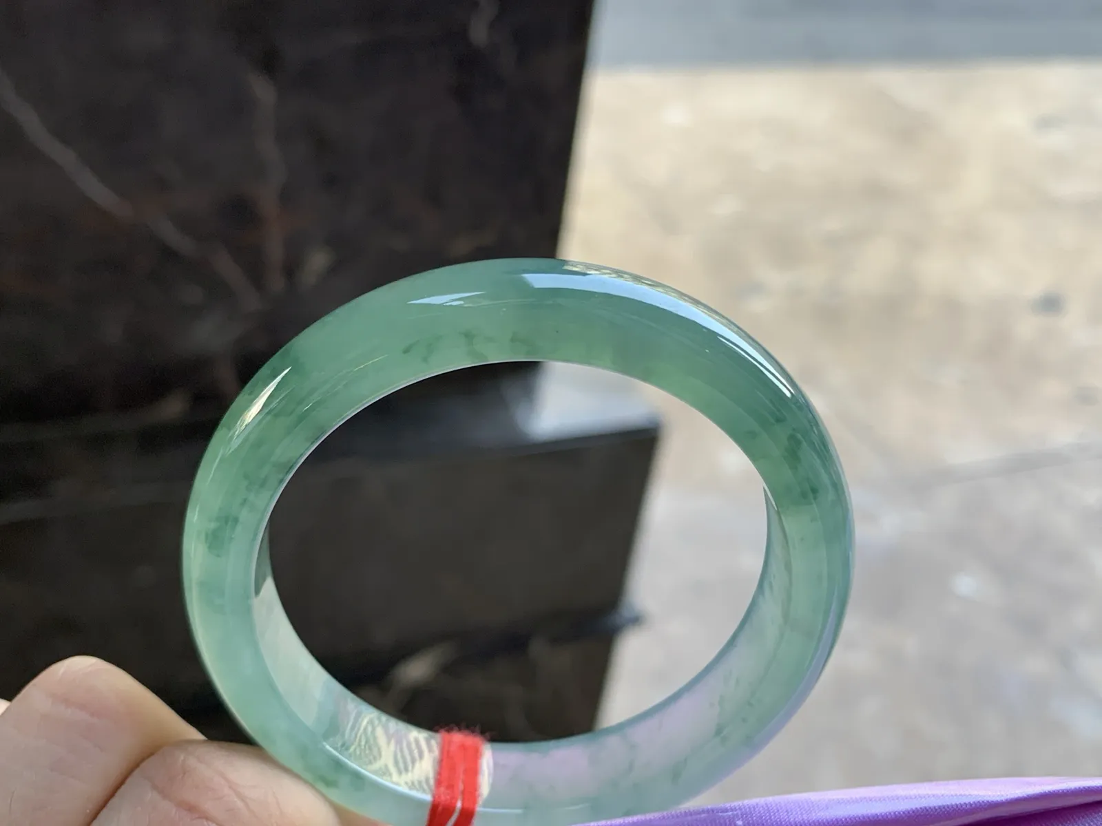 54-12.9-7.7

冰种油蓝手镯^_^种水足 冰透 鲜艳