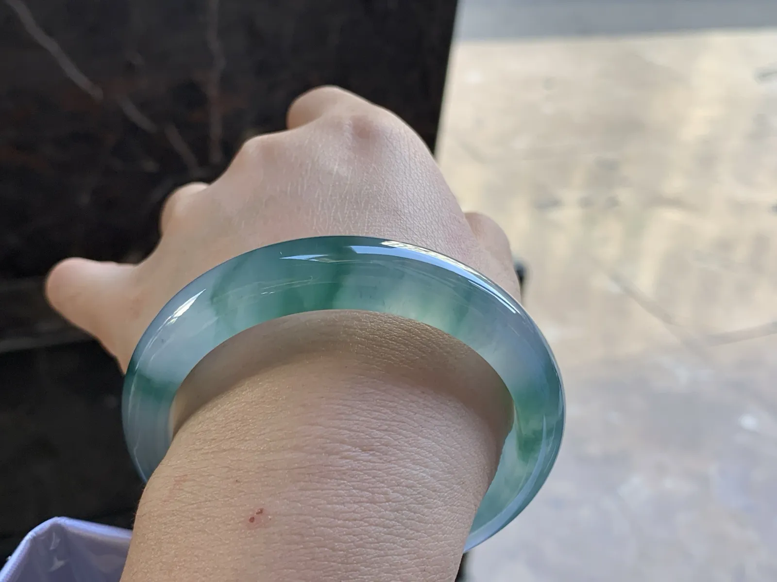 57-12.4-8.3

冰蓝花手镯^_^冰透