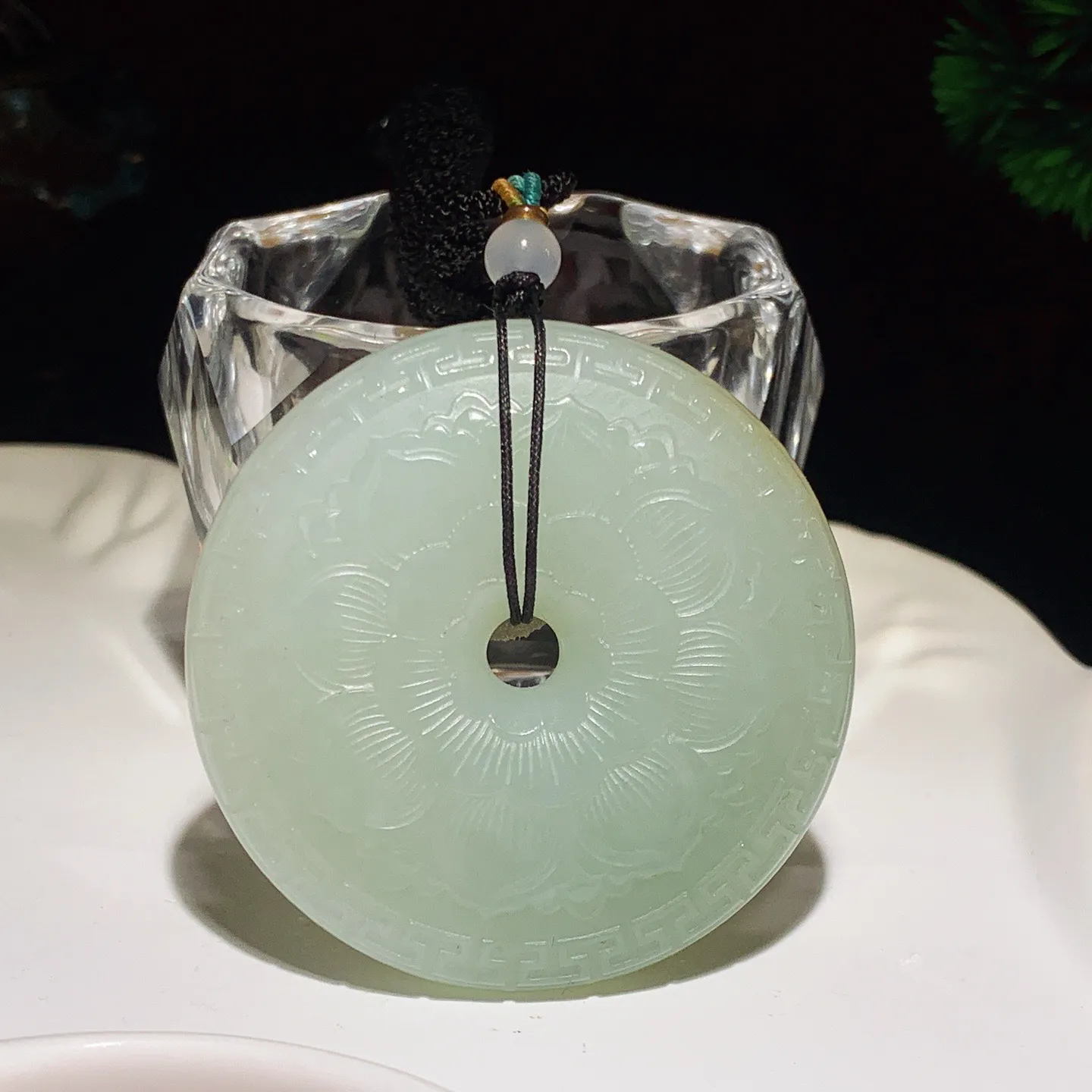 新疆且末糖怀古平安扣挂件。尺寸64/12重64.5克。玉质细腻油润。手推出油。佩戴高端典雅。lt251031