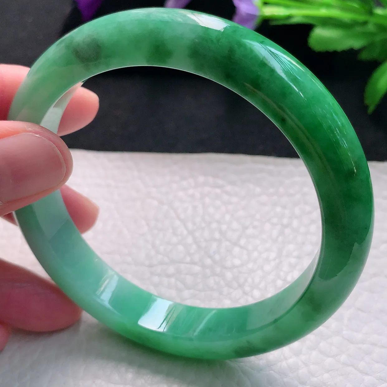Xc自然光大圈口62.5*12*8.8平安镯天然缅甸翡翠手镯水润满绿正圈宽边镯子