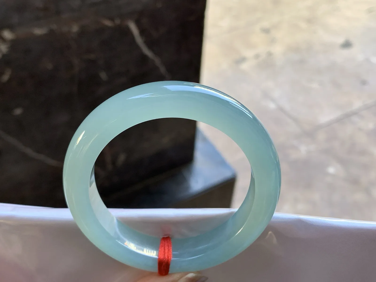 53-12.7-9.8

蓝底手镯^_^种水足 鲜艳均匀