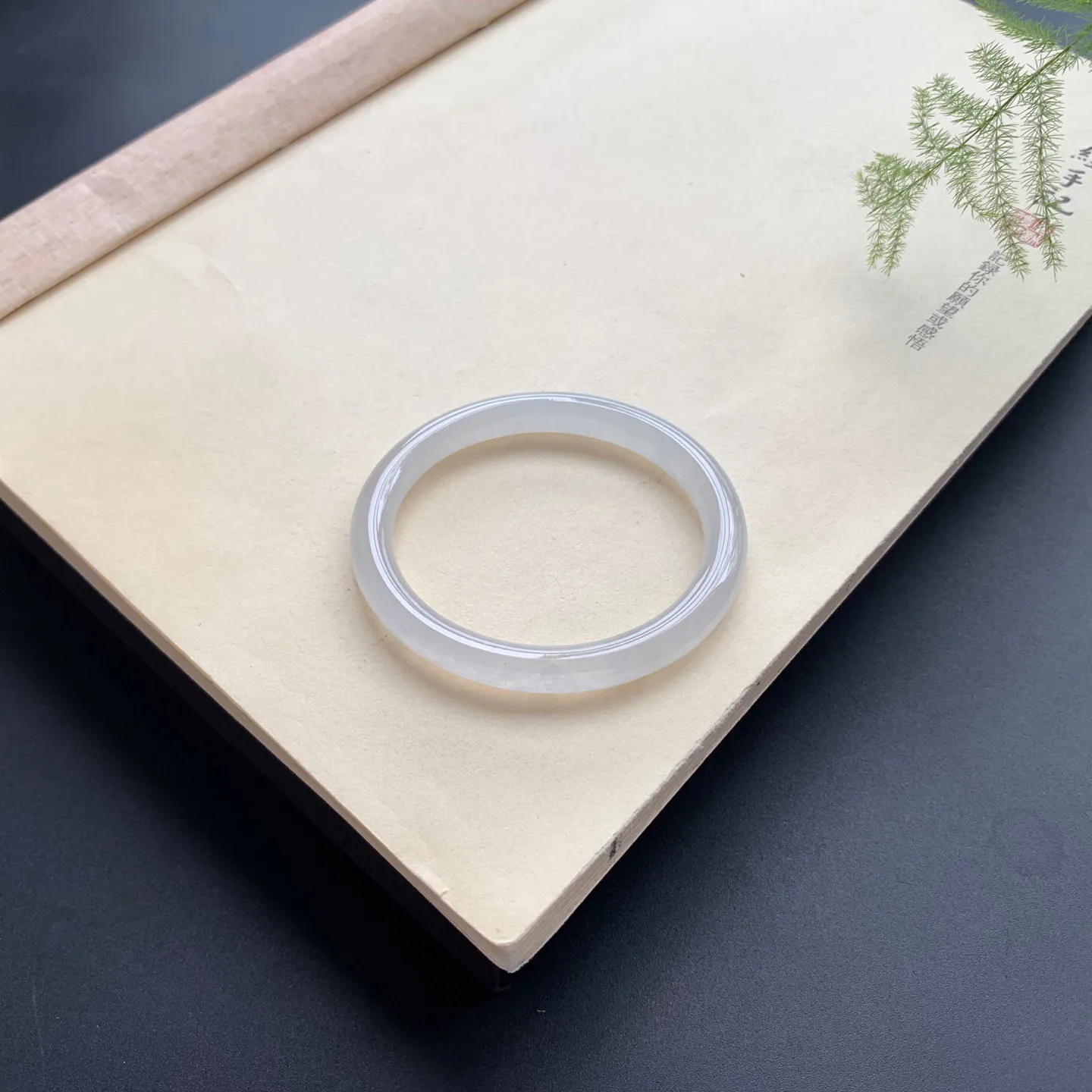 52.8圈口冰种贵妃手镯 尺寸：52.8-45-7.8-7，白净透亮，水润起胶