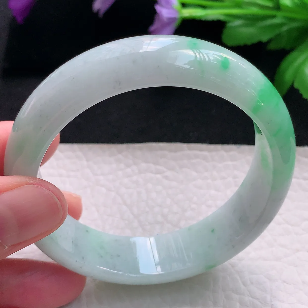 js自然光58.5*16.3*8平安镯轮胎镯天然缅甸翡翠手镯飘阳绿正圈宽边镯子