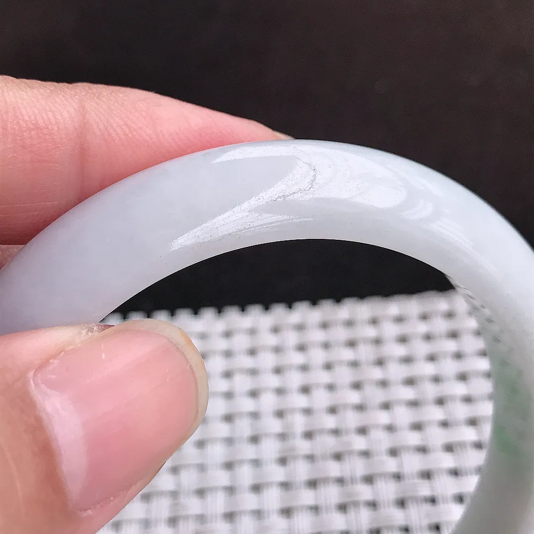 自然光58/12.7/8.6老坑温润飘绿手镯宽边翡翠玉镯美人镯