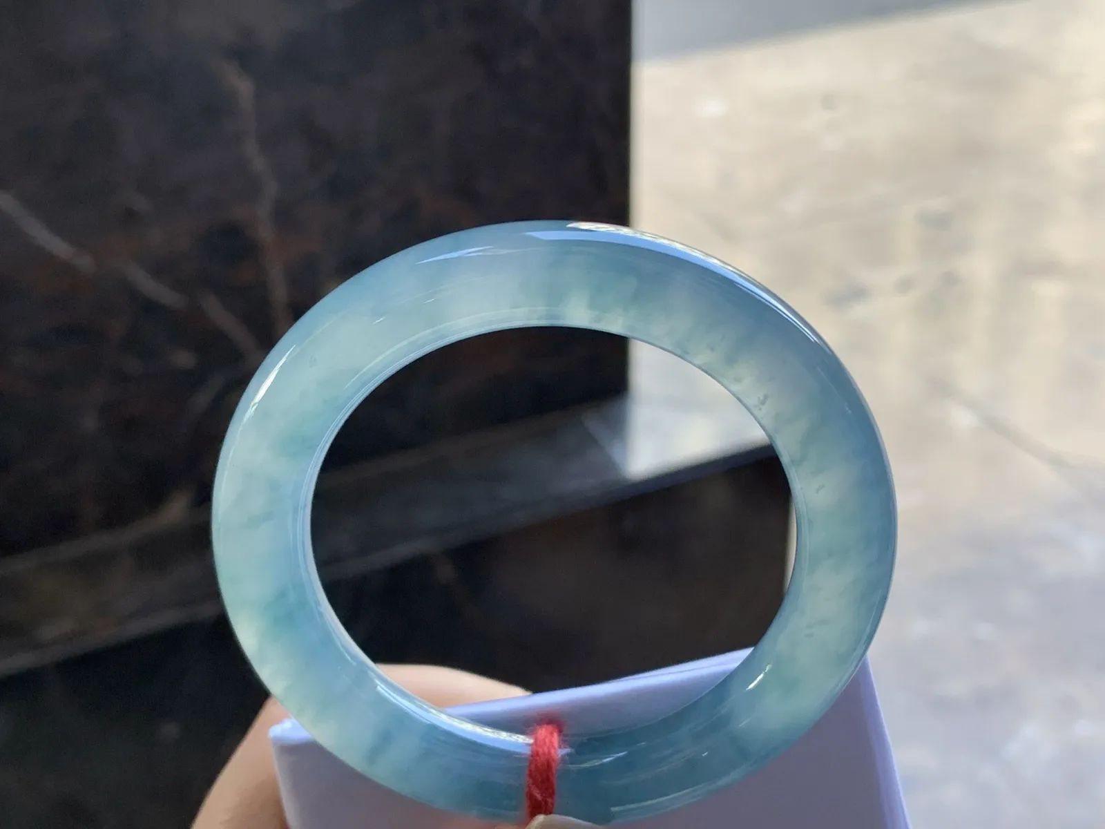 53.5-10.5

冰蓝圆条手镯^_^冰透