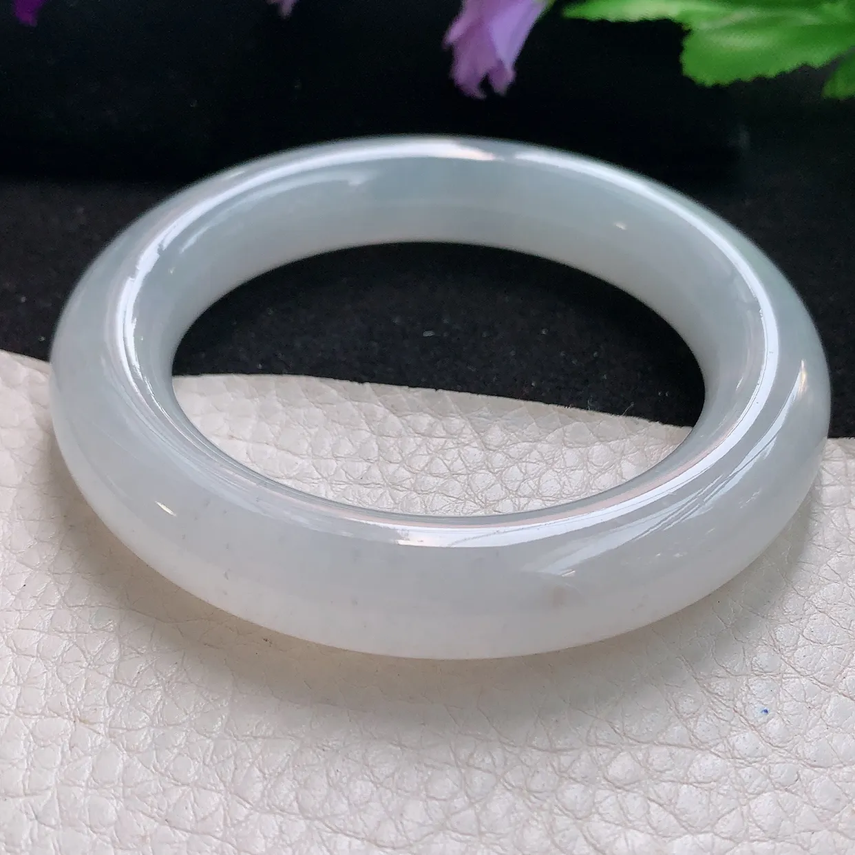 yh自然光54*12*11.7胖圆镯天然缅甸翡翠a货手镯白月光清透圆条镯子