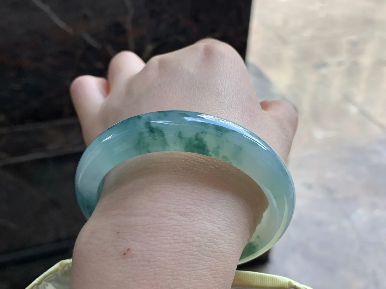 55.5-12.6-7.9

蓝花手镯^_^飘花灵韵