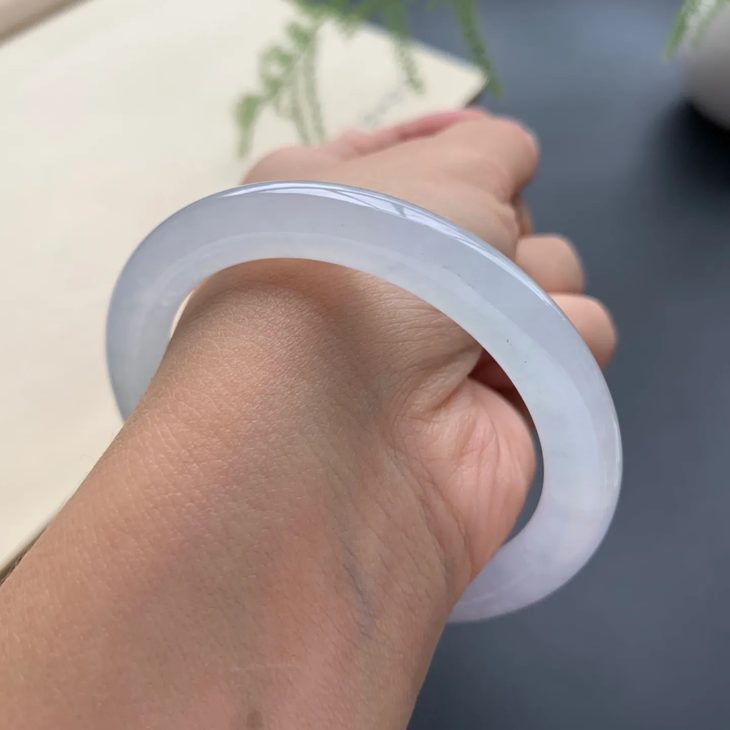 51.5圈口冰种圆条手镯 尺寸：51.5-7.5-8.2，无纹裂，白净透亮，水润起胶