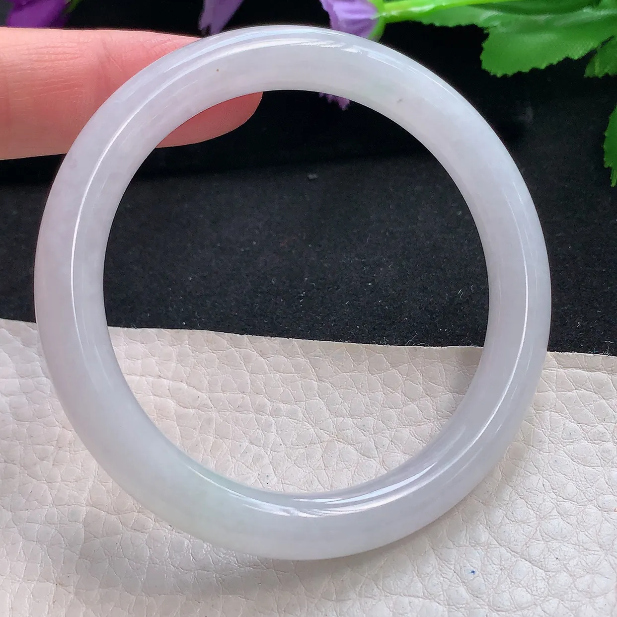 n自然光55*9*8.5圆镯 天然缅甸翡翠a货手镯白色清透叮当镯子圆条手镯