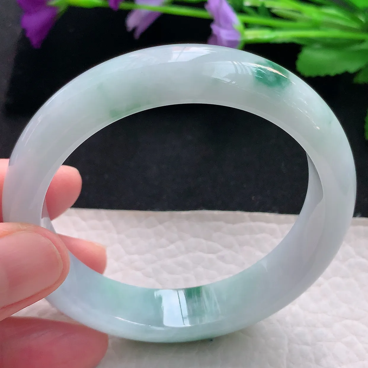 js自然光57*14*7.8平安镯天然缅甸翡翠手镯飘花正圈宽边镯子