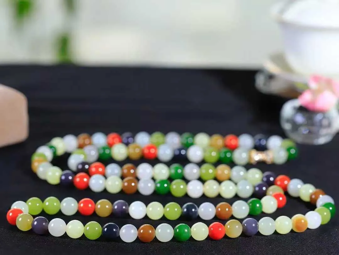 【珠圆玉润.项链】

精品和田玉多宝珠圆玉润项链 玉质温润细腻  整串打磨圆润，佩戴舒适。珠珠落玉盘，间关莺语花底滑，一生美好时光，无论身在何处，都有它相伴相守。事事顺遂，幸福美满，吉祥如意。重164克 尺寸取一9.9mm  791073178A