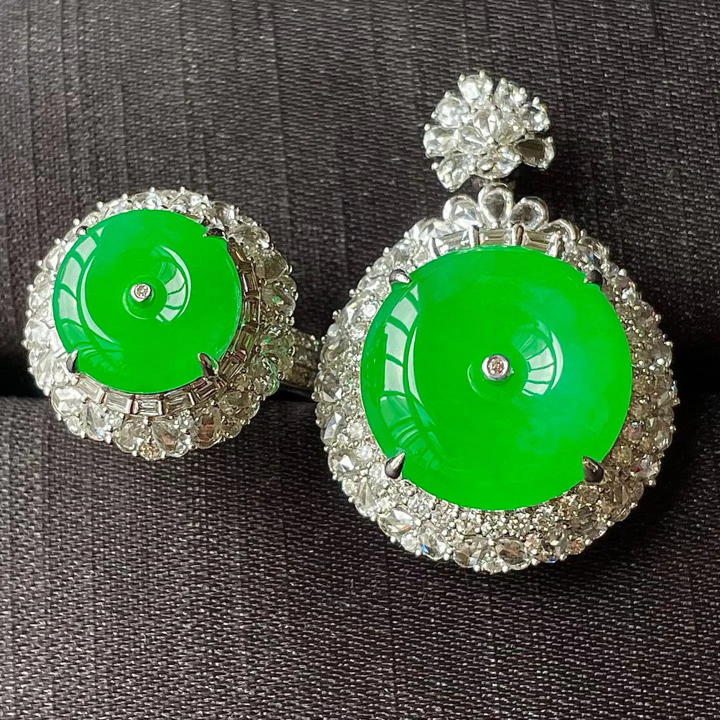 缅料冰种阳绿平安扣套装.色辣，饱满水润，18k金镶嵌，无裂，戒指11.1/4.5--17.1/13.