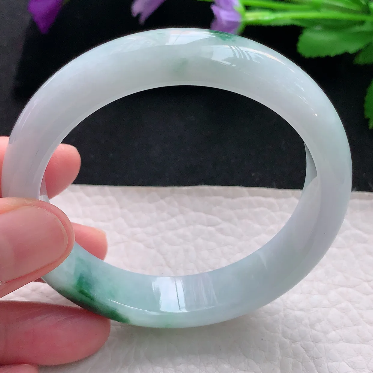 js自然光57*14*7.8平安镯天然缅甸翡翠手镯飘花正圈宽边镯子