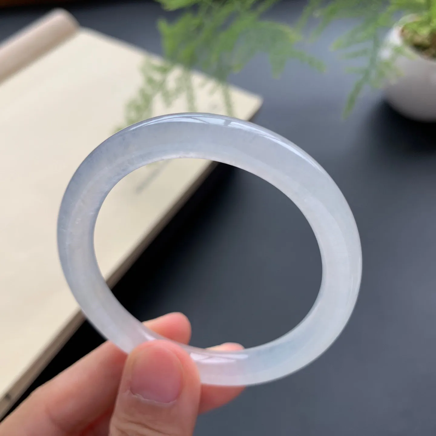 52.8圈口冰种贵妃手镯 尺寸：52.8-45-7.8-7，白净透亮，水润起胶