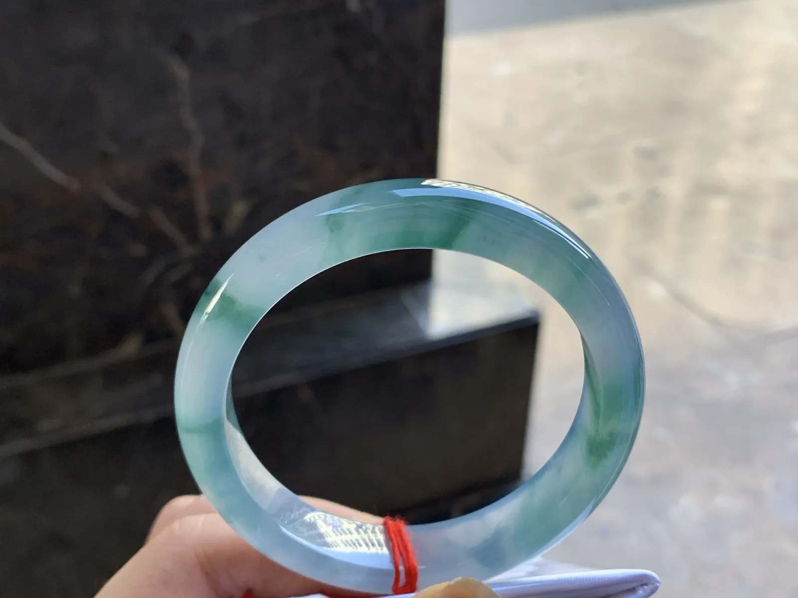 57-12.4-8.3

冰蓝花手镯^_^冰透