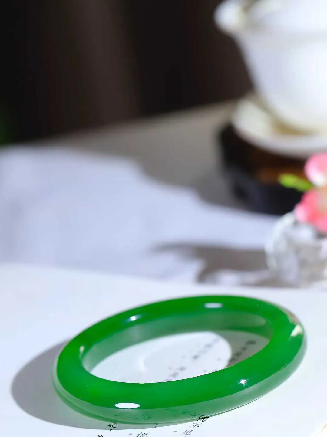 【温润如心.镯】

收藏级臻品️和田玉碧玉手镯，精选上等碧玉料，色泽清透，质地细腻。佩戴它，感受千年玉文化的温润与优雅，愿它为您带来平安与幸福。重56.7克  尺寸55.5-11.2-9.9mm  101083111A