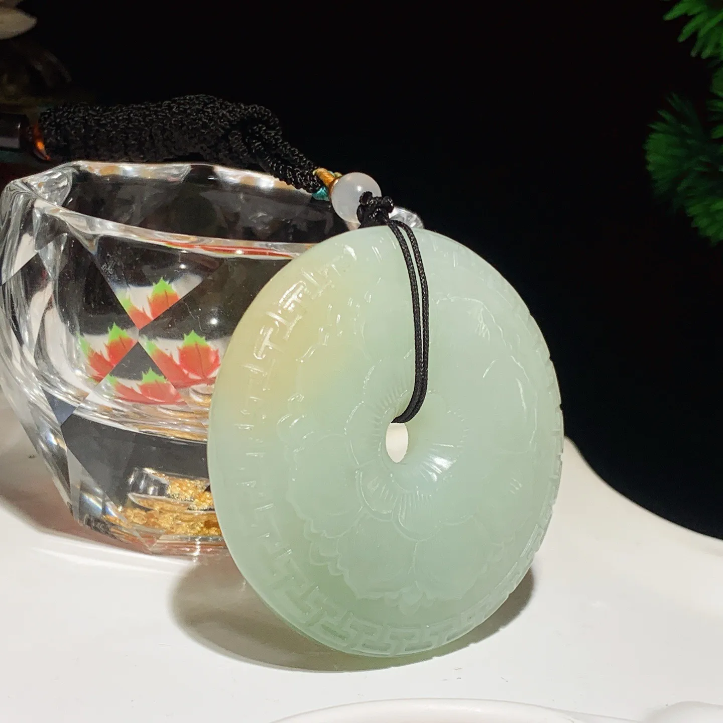 新疆且末糖怀古平安扣挂件。尺寸64/12重64.5克。玉质细腻油润。手推出油。佩戴高端典雅。lt251031