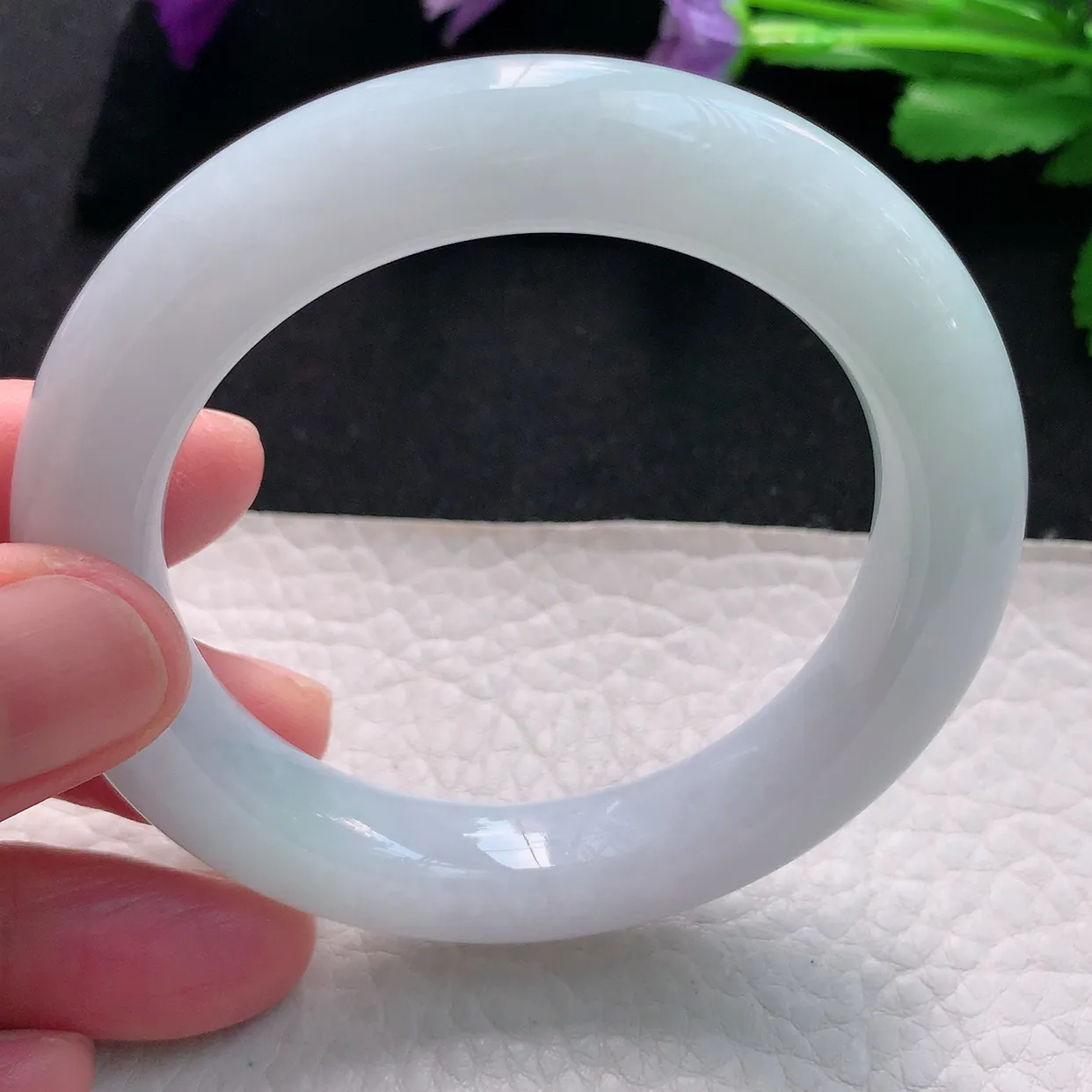 js自然光52.5*10.6*10.3圆镯 天然缅甸翡翠手镯白月光圆条镯子福镯